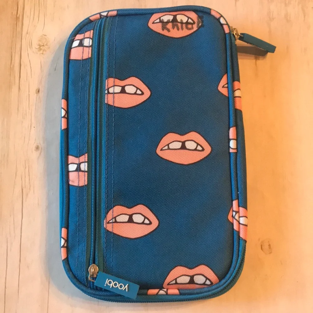 Yoobi Pencil Organizer- Navy Peach Lips